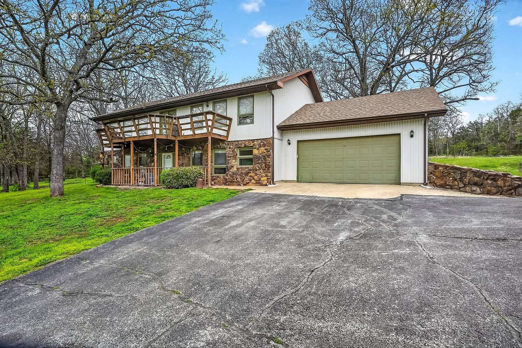 10.3 Acres of Land with Home for Sale in Springfield, Missouri