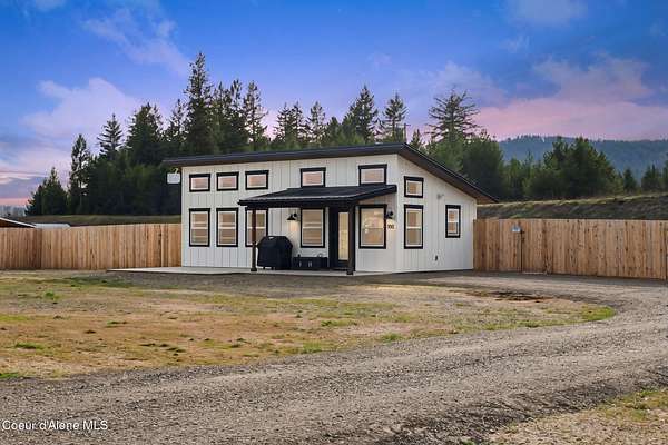 1.19 Acres of Land with Home for Sale in Sagle, Idaho