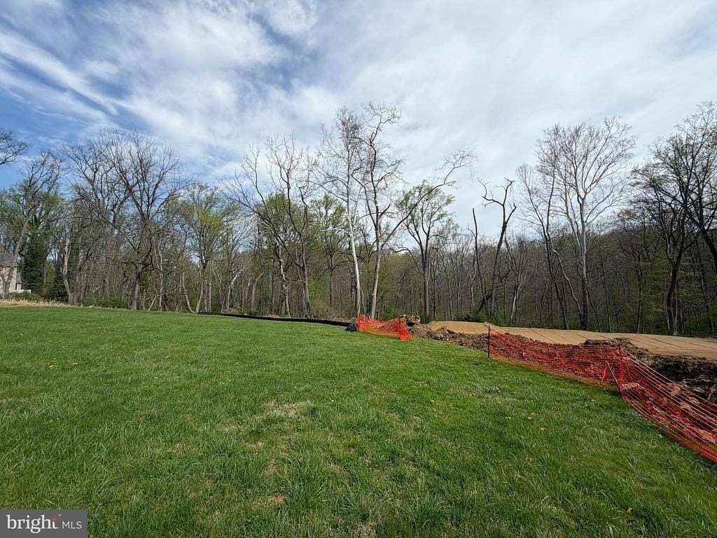 5.1 Acres of Land with Home for Sale in Newtown Square, Pennsylvania