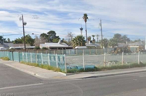 0.8 Acres of Mixed-Use Land for Sale in Las Vegas, Nevada