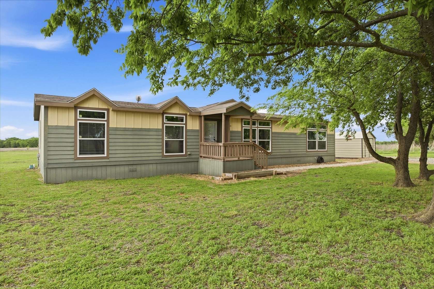 1.5 Acres of Land with Home for Sale in Celeste, Texas
