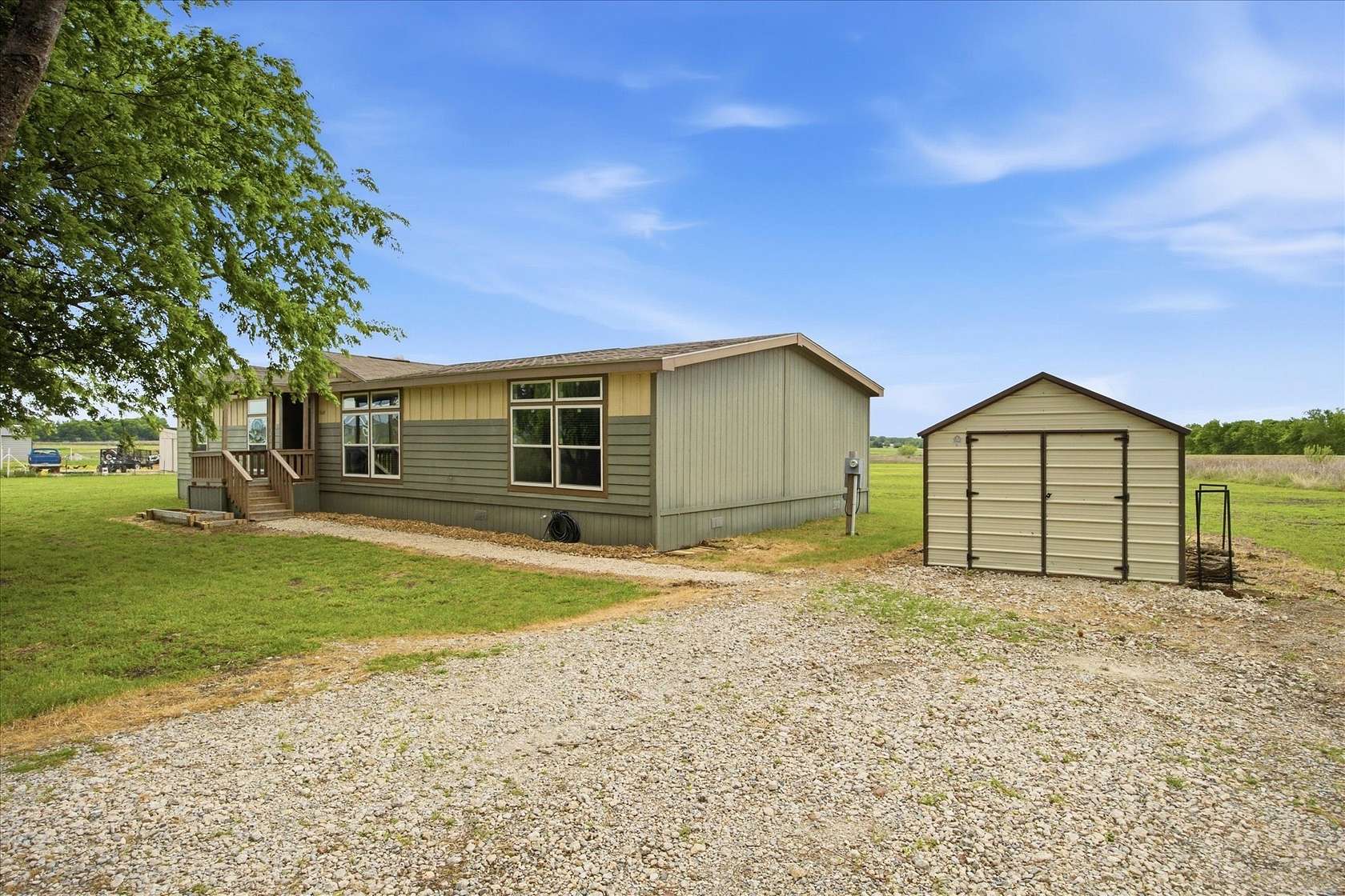 1.5 Acres of Land with Home for Sale in Celeste, Texas