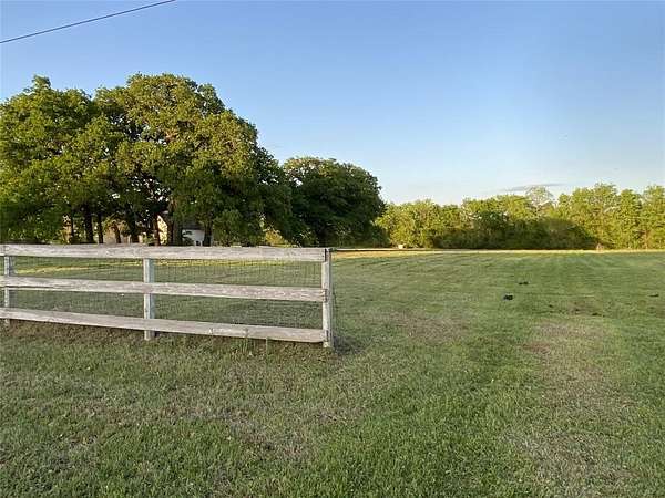2.52 Acres of Residential Land for Sale in Gainesville, Texas