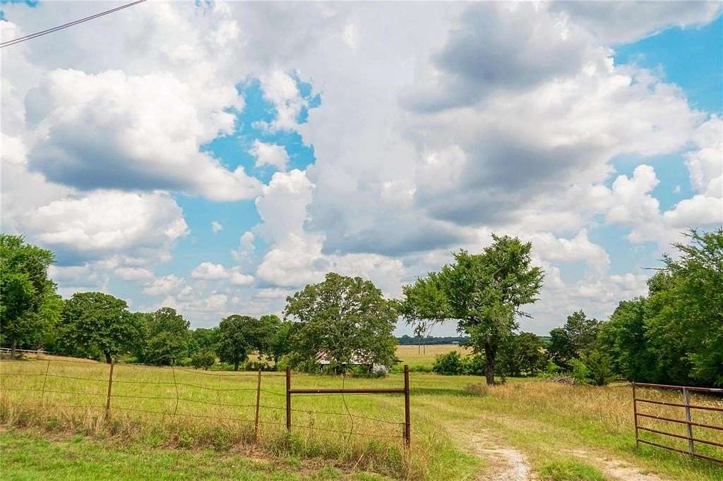 35.3 Acres of Agricultural & Residential Land for Sale in Denison, Texas