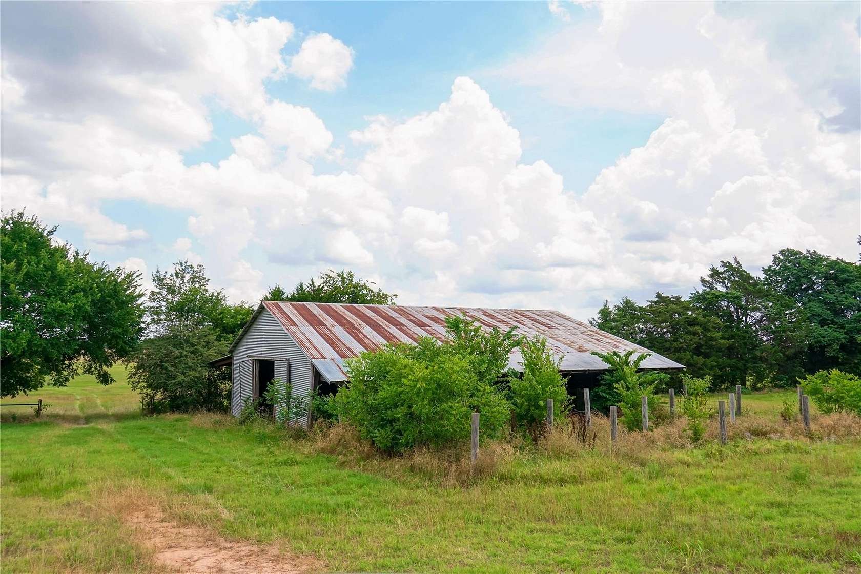 35.3 Acres of Agricultural & Residential Land for Sale in Denison, Texas