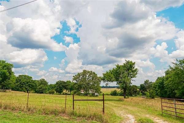 35.3 Acres of Agricultural & Residential Land for Sale in Denison, Texas