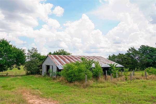 35.3 Acres of Agricultural & Residential Land for Sale in Denison, Texas