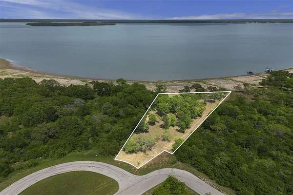 1.29 Acres of Residential Land for Sale in Kemp, Texas