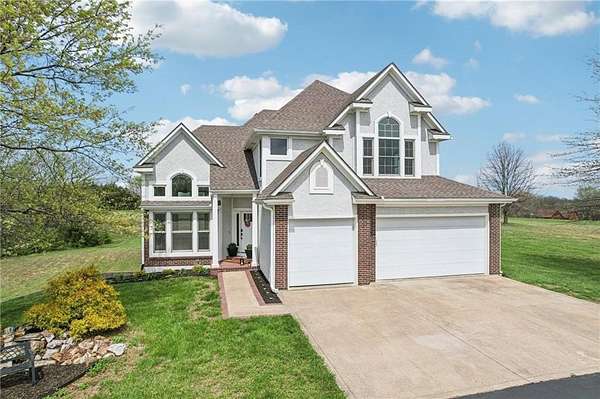 5.7 Acres of Land with Home for Sale in Bonner Springs, Kansas