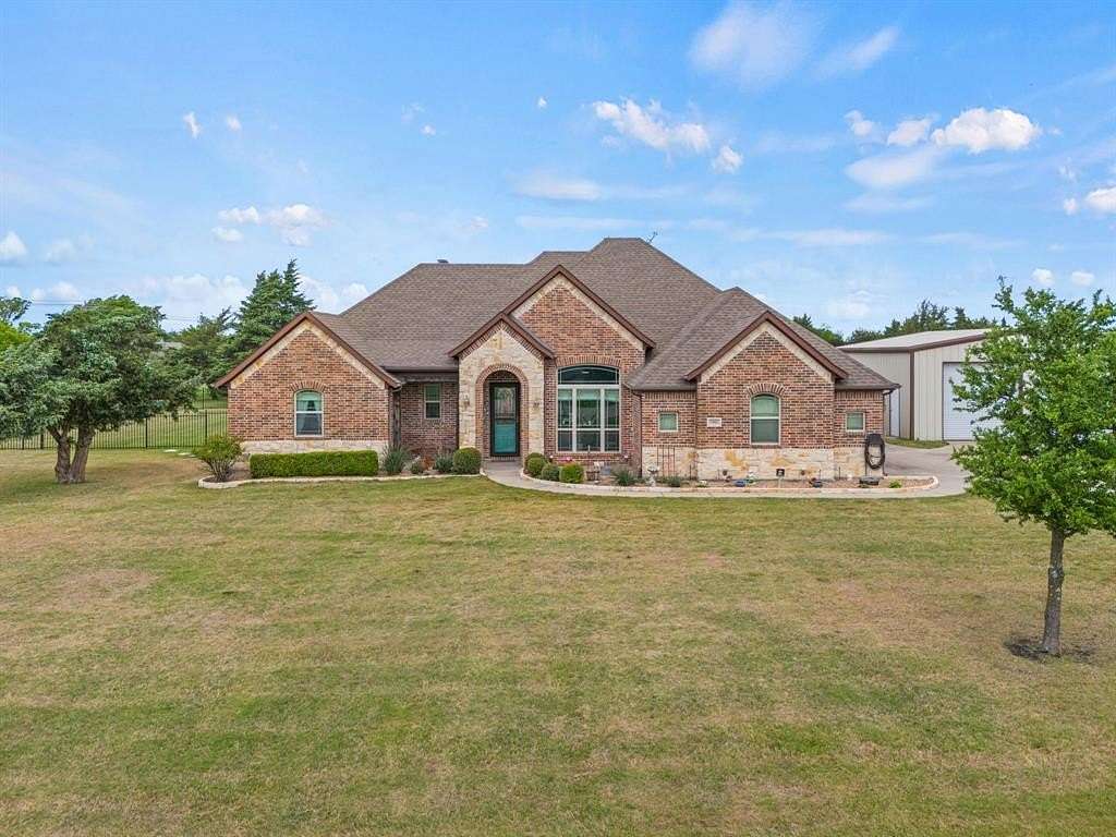 1.58 Acres of Land with Home for Sale in Royse City, Texas