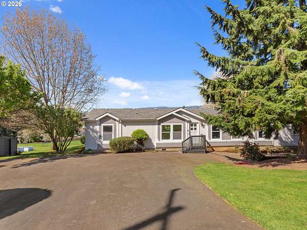 6.85 Acres of Land with Home for Sale in Newberg, Oregon