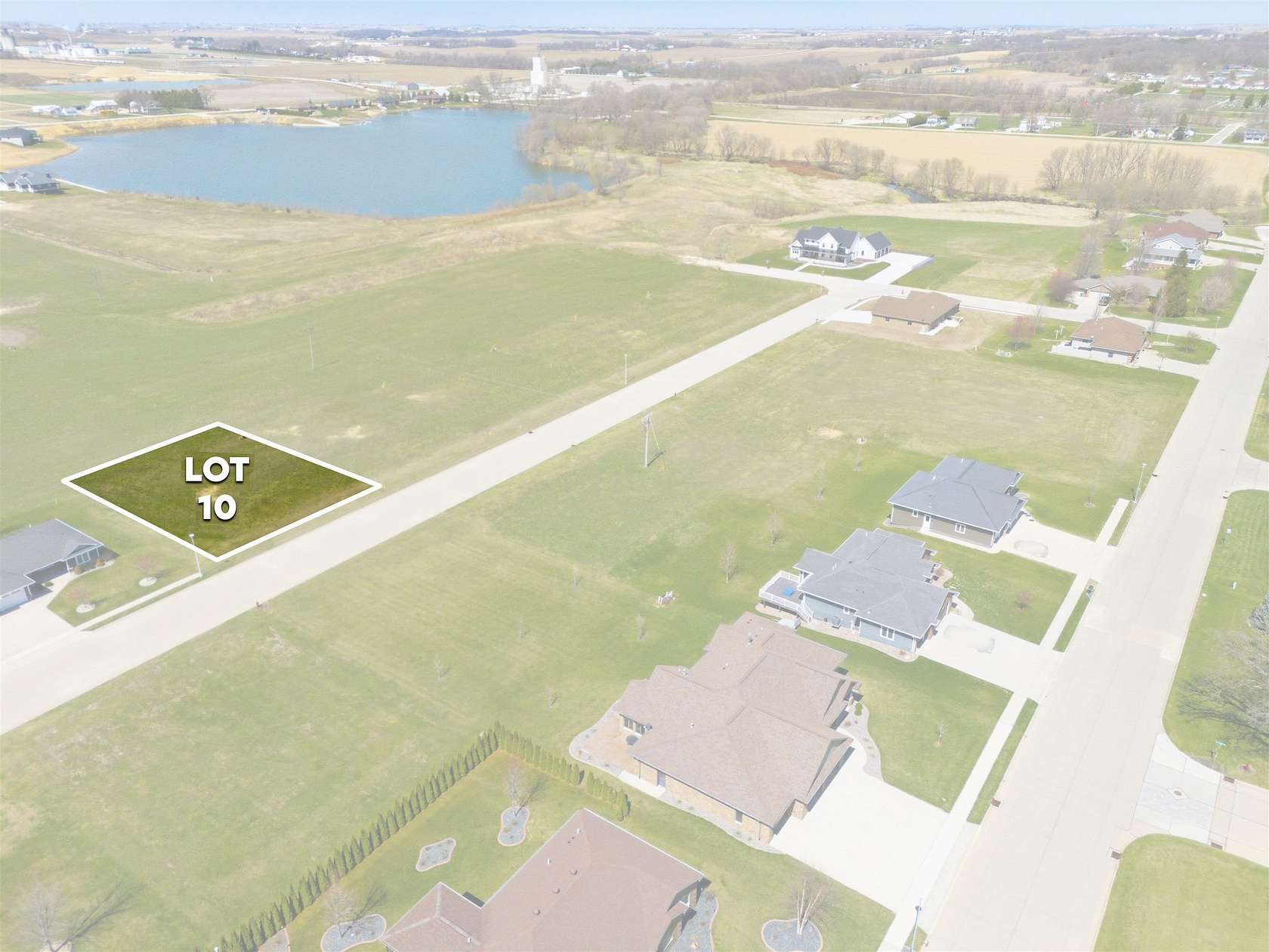 0.32 Acres of Residential Land for Sale in Dyersville, Iowa