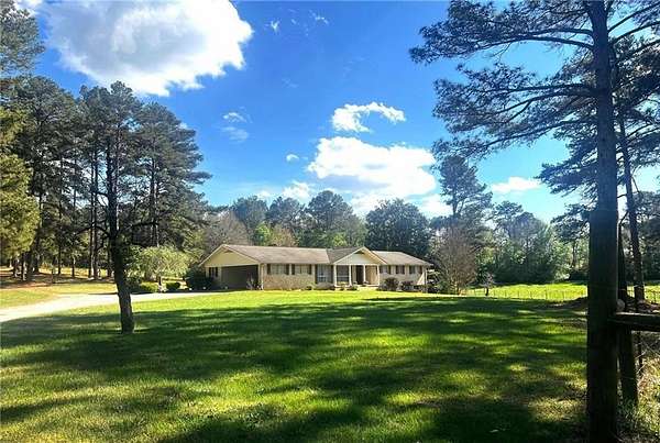 10.6 Acres of Land with Home for Sale in Calhoun, Georgia