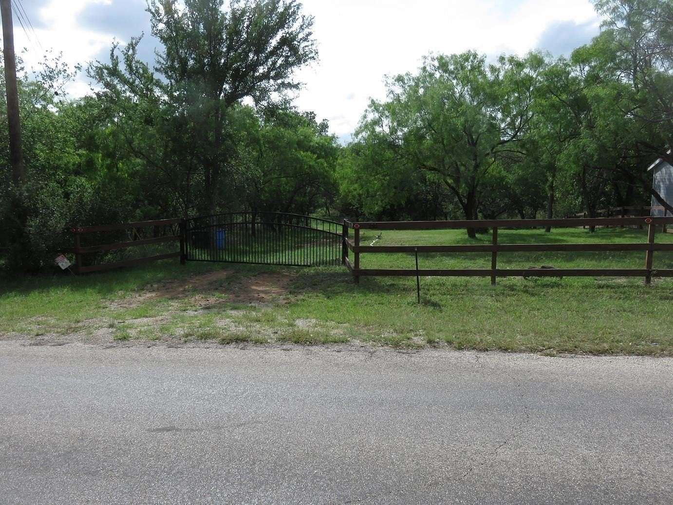 7.39 Acres of Land for Sale in Sunrise Beach Village, Texas