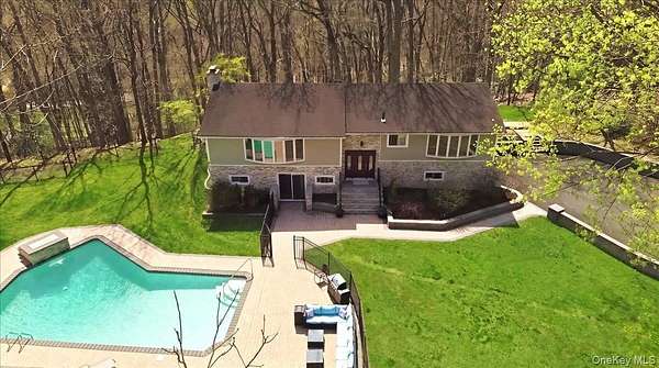 3 Acres of Land with Home for Sale in Mill Neck, New York