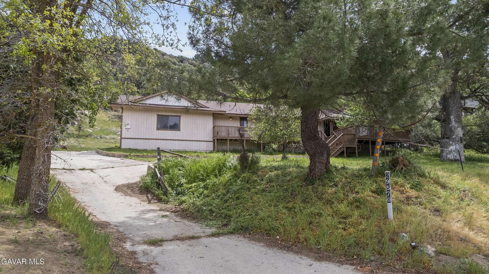 19.6 Acres of Land with Home for Sale in Tehachapi, California