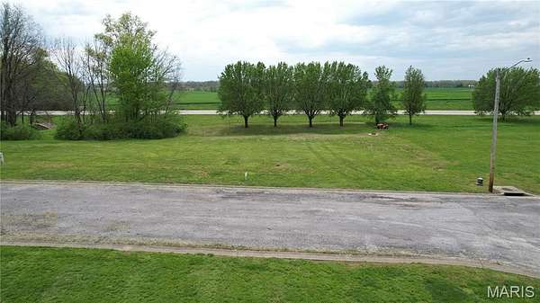 0.33 Acres of Residential Land for Sale in New Athens, Illinois