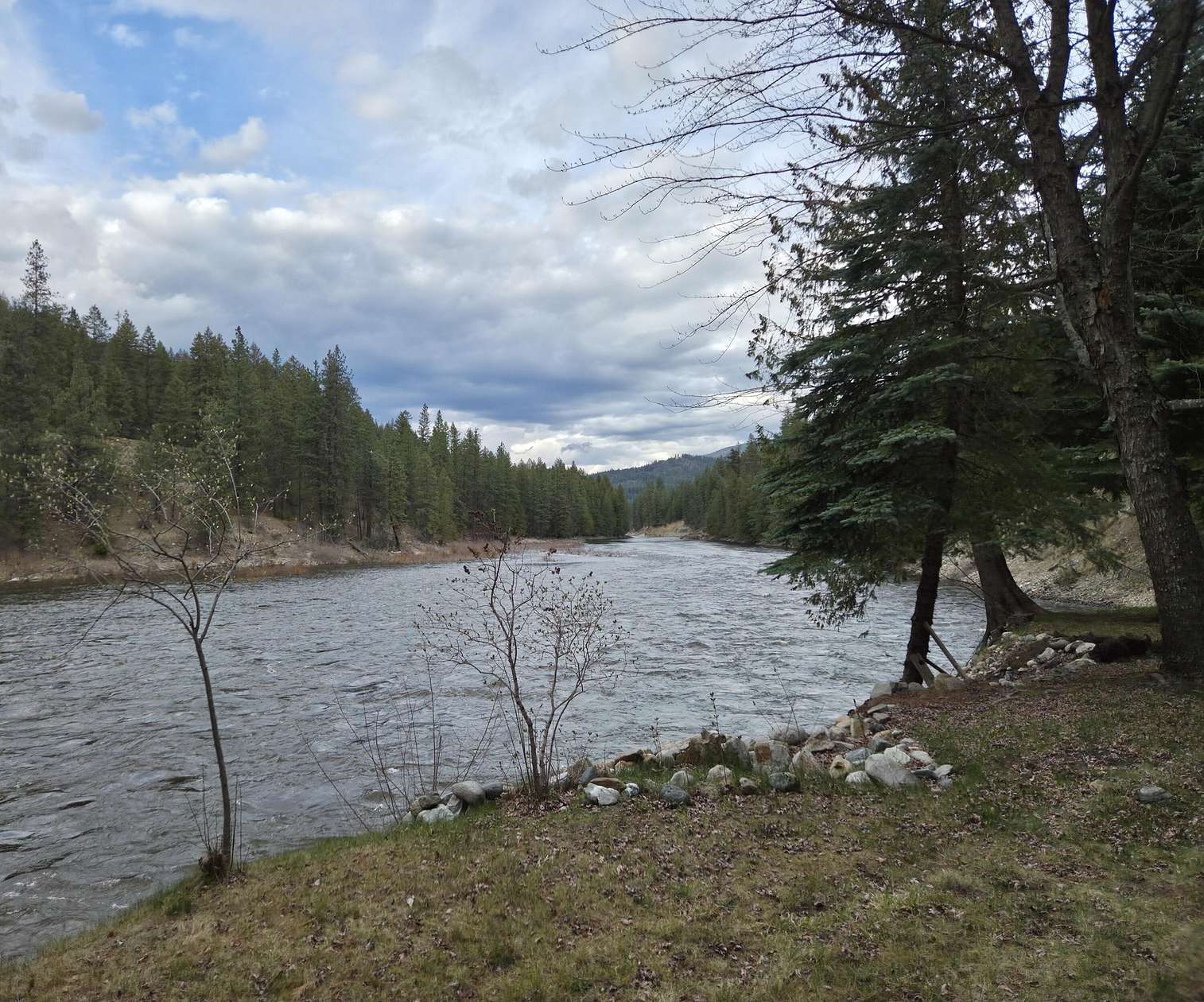 9 Acres of Land with Home for Sale in Kettle Falls, Washington
