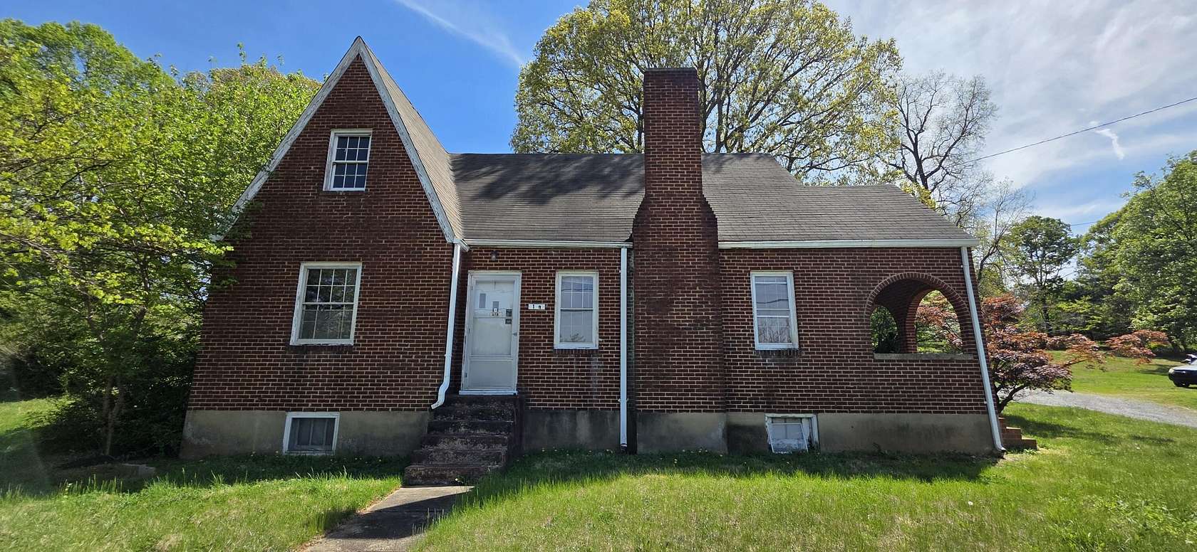 1.74 Acres of Land with Home for Sale in Vinton, Virginia