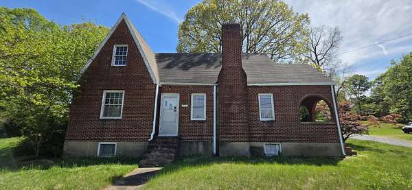 1.74 Acres of Land with Home for Sale in Vinton, Virginia