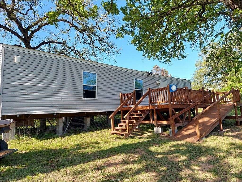 14 Acres of Land with Home for Lease in Hearne, Texas