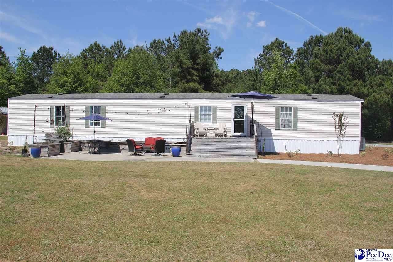 28 Acres of Land with Home for Sale in Lamar, South Carolina