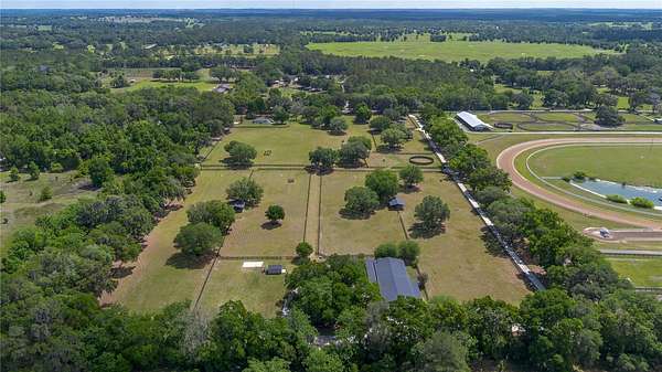 20.3 Acres of Agricultural Land with Home for Sale in Williston, Florida