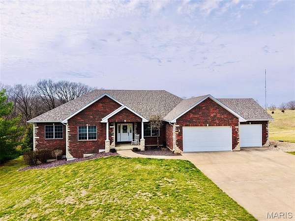 3.9 Acres of Land with Home for Sale in Quincy, Illinois