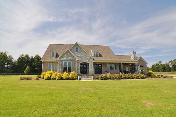 20 Acres of Land with Home for Sale in Saltillo, Mississippi