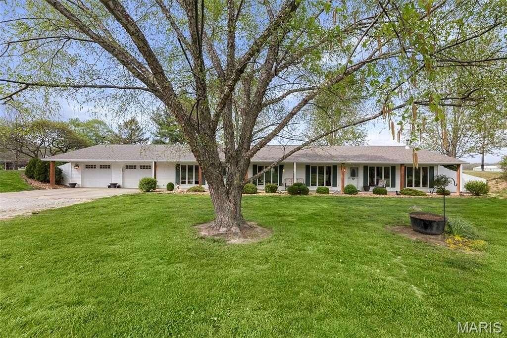 7.5 Acres of Land with Home for Sale in Bethalto, Illinois