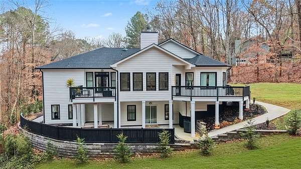 1.5 Acres of Land with Home for Lease in Woodstock, Georgia