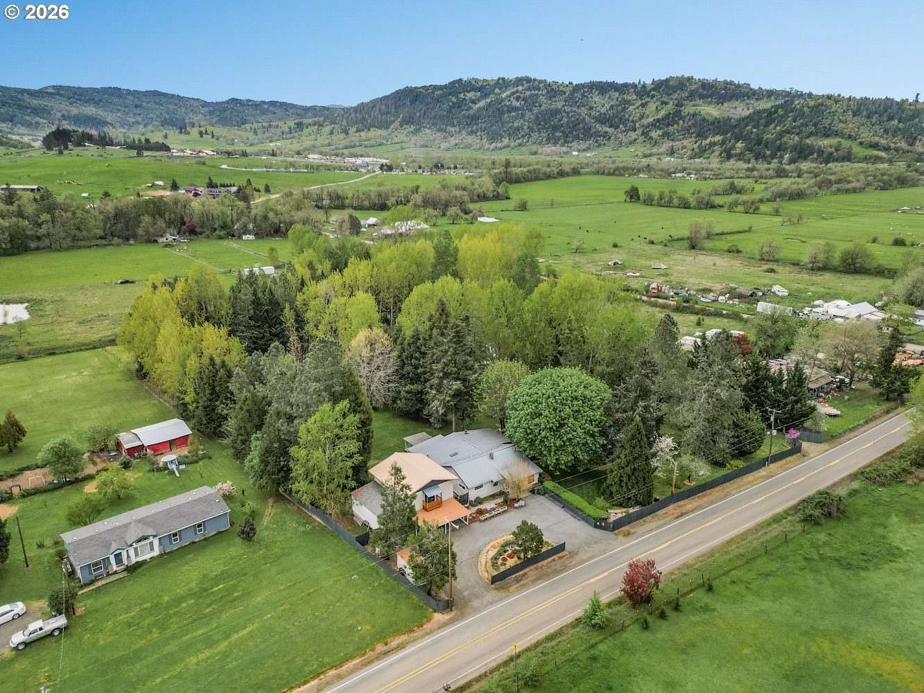 3.28 Acres of Land with Home for Sale in Roseburg, Oregon