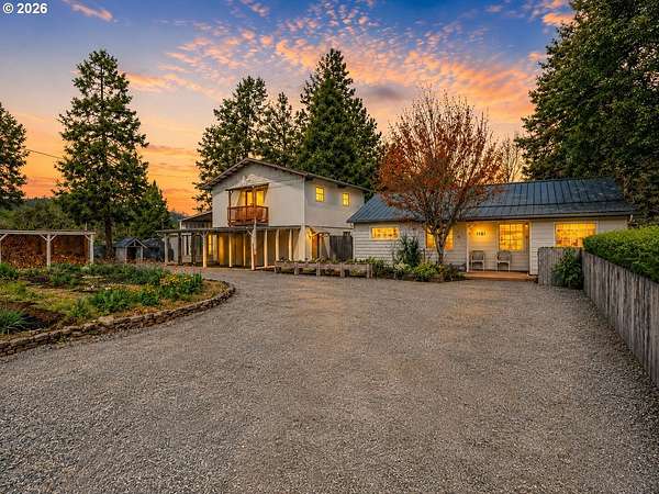 3.28 Acres of Land with Home for Sale in Roseburg, Oregon