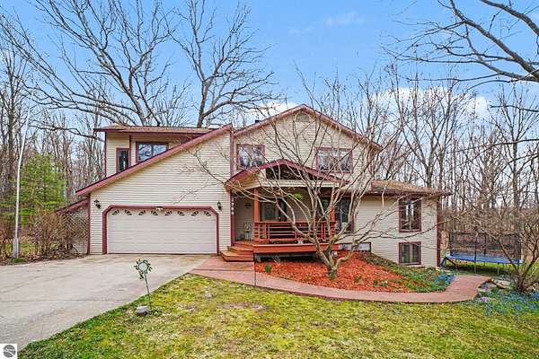 15 Acres of Recreational Land with Home for Sale in Mount Pleasant, Michigan