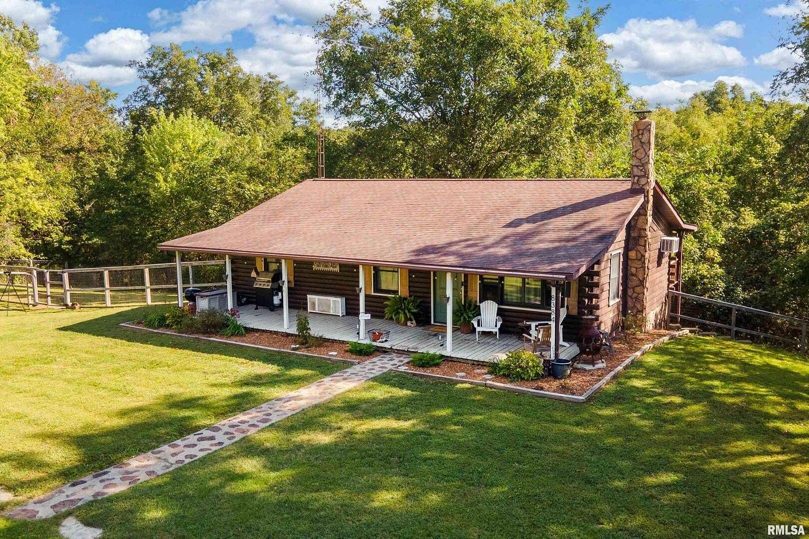 6.44 Acres of Land with Home for Sale in Murphysboro, Illinois