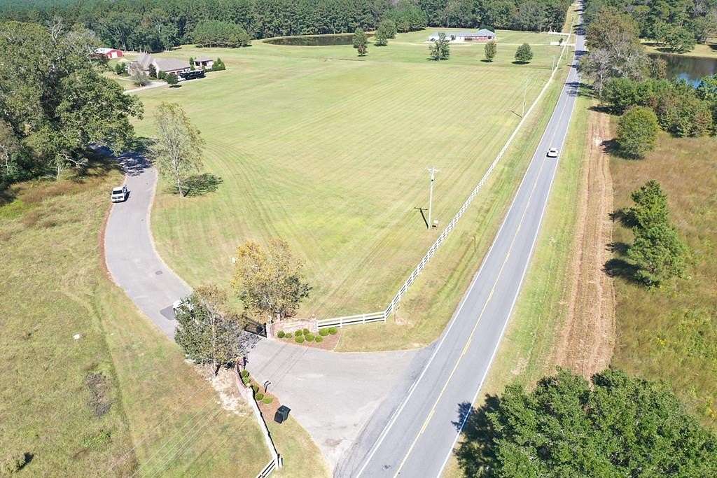 7 Acres of Residential Land for Sale in Laurel, Mississippi