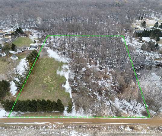 5 Acres of Land for Sale in Charlotte, Michigan