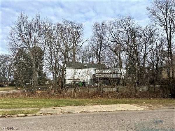 0.12 Acres of Mixed-Use Land for Sale in Barberton, Ohio