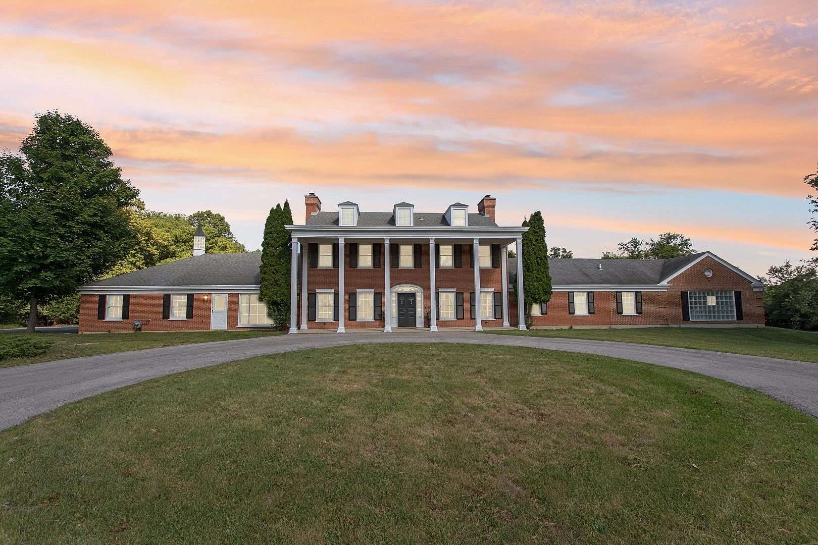 5 Acres of Land with Home for Sale in Barrington Hills, Illinois