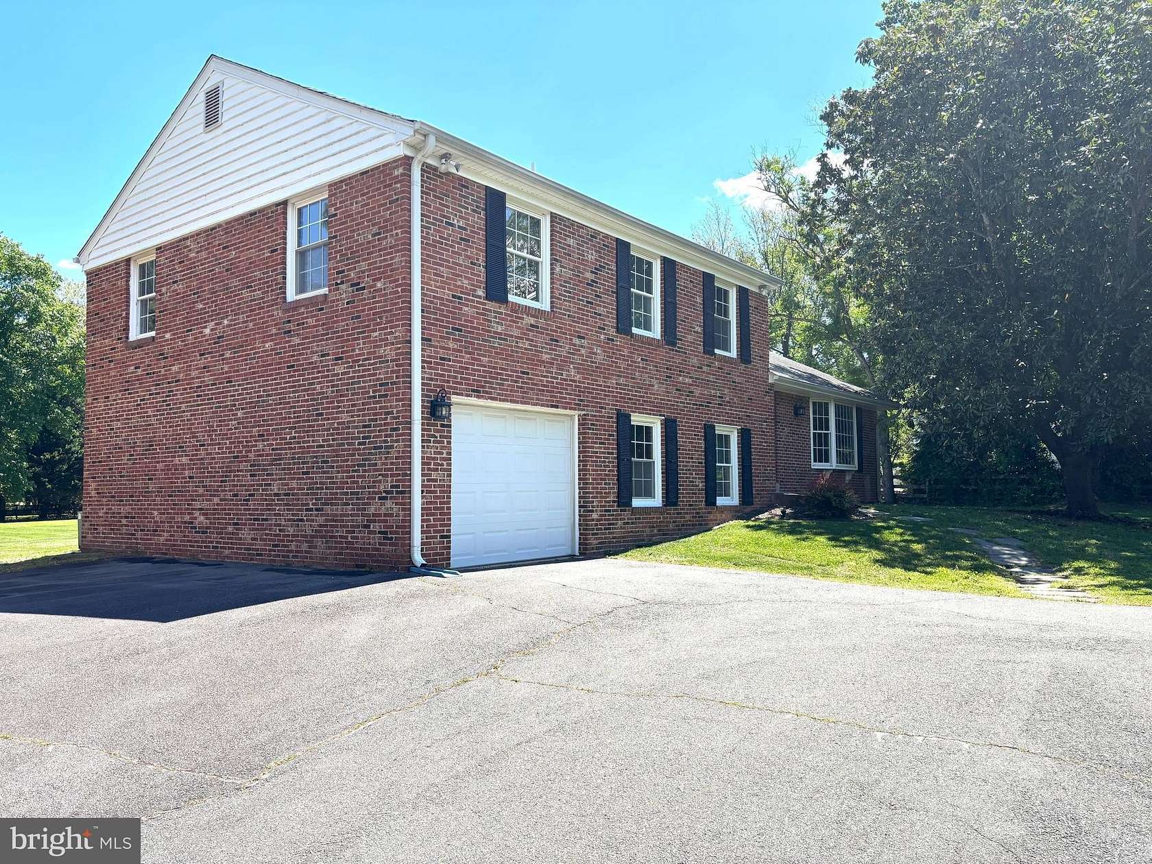 2 Acres of Land with Home for Lease in Great Falls, Virginia