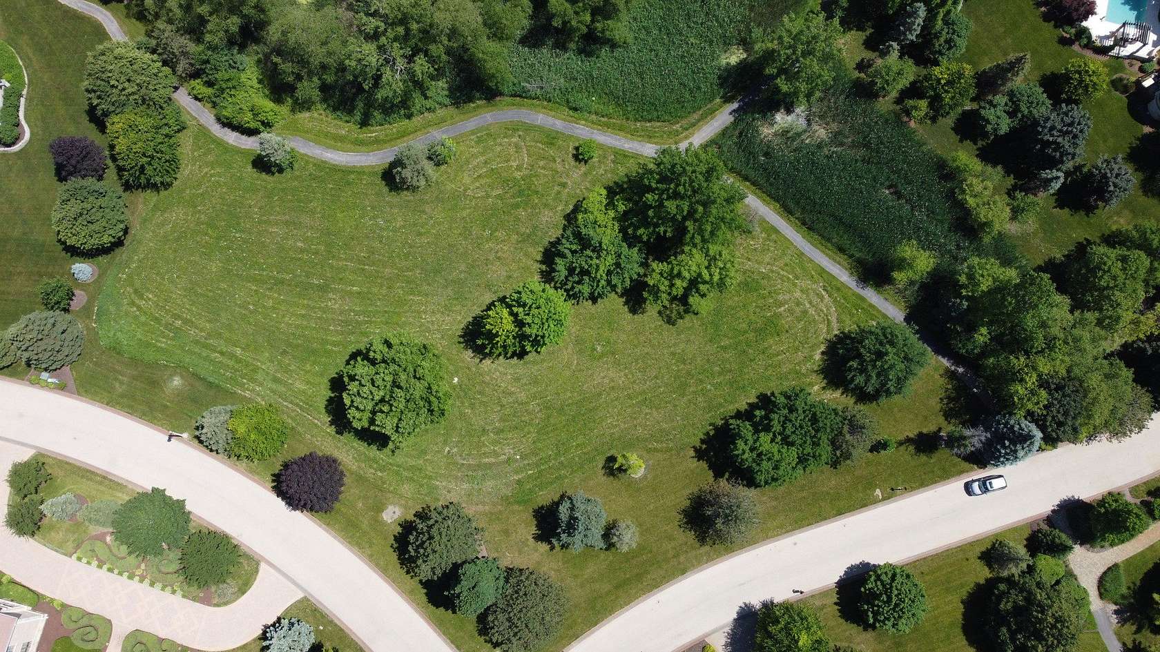 1.43 Acres of Residential Land for Sale in South Barrington, Illinois