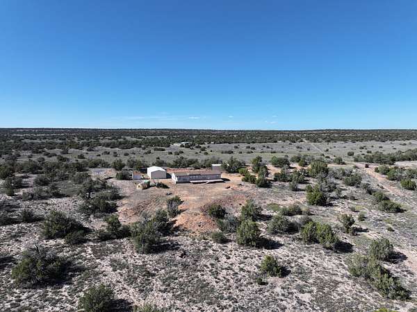 120 Acres of Land with Home for Sale in St. Johns, Arizona