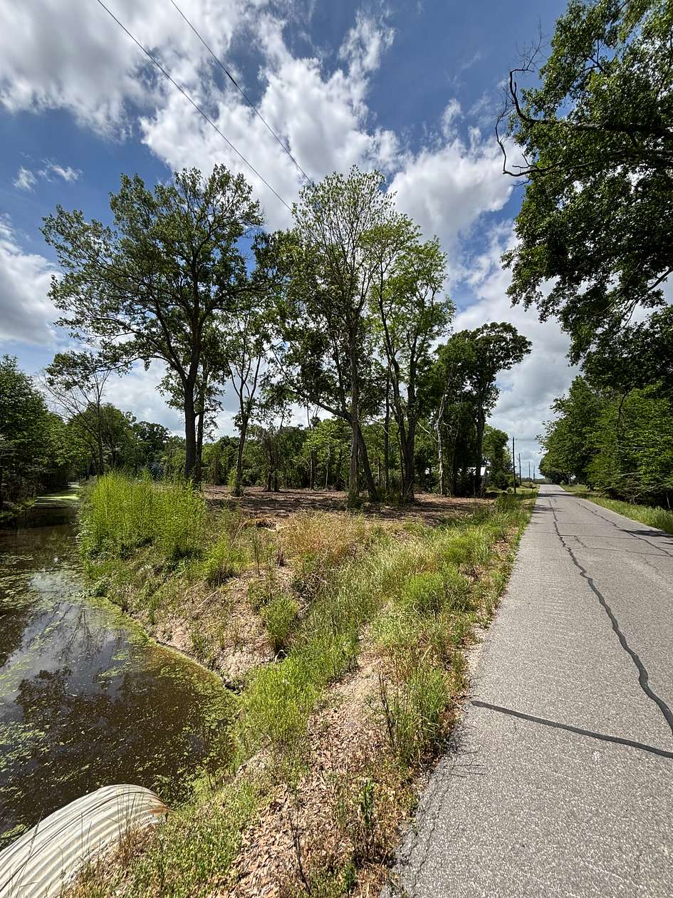 2.75 Acres of Residential Land for Sale in Opelousas, Louisiana