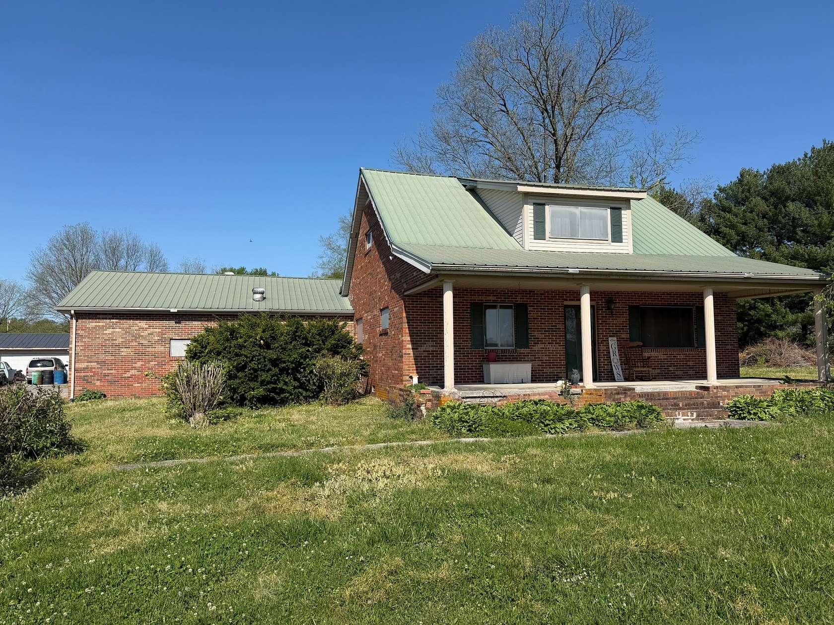 2 Acres of Land with Home for Auction in Hillsboro, Tennessee