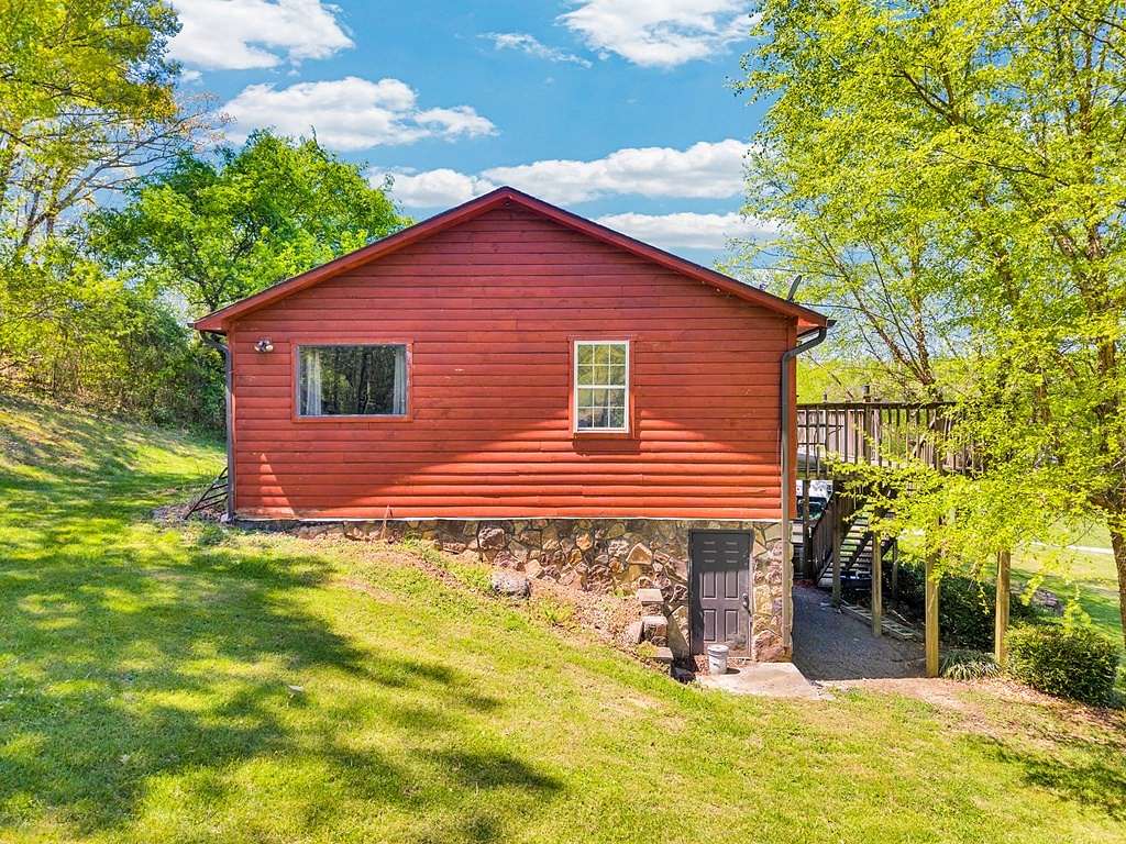 30.2 Acres of Recreational Land with Home for Sale in Louisville, Tennessee