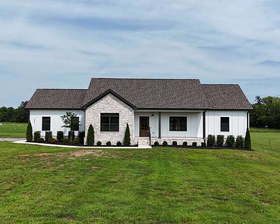 1.63 Acres of Land with Home for Sale in Lewisburg, Tennessee