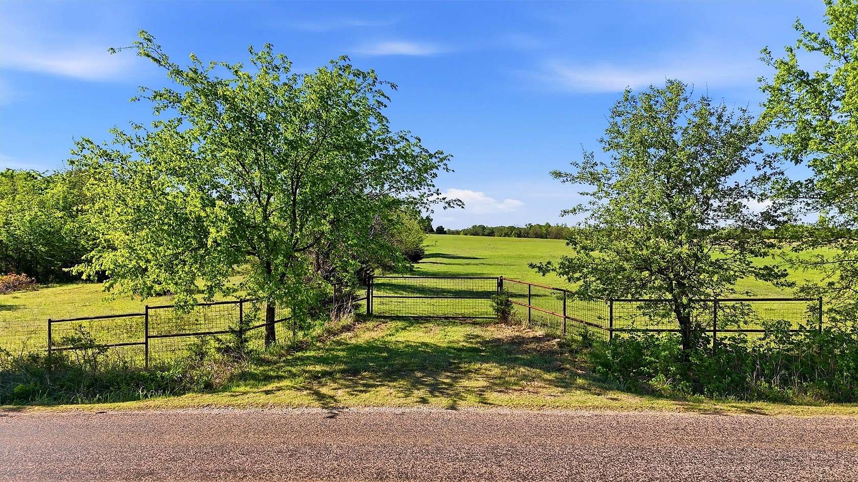 10.5 Acres of Land for Sale in Whitesboro, Texas