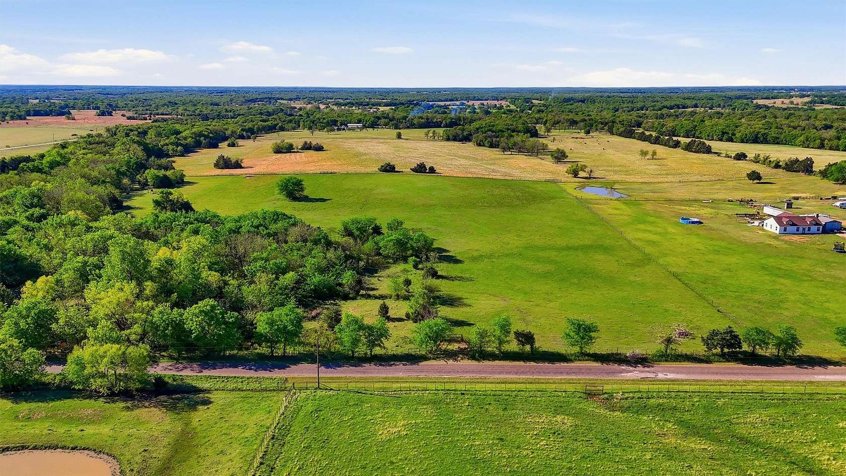 10.5 Acres of Land for Sale in Whitesboro, Texas