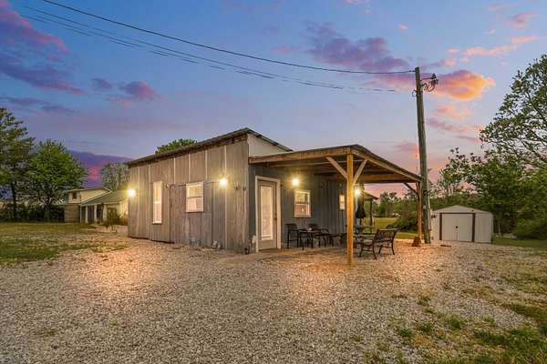 1.39 Acres of Land with Home for Sale in Burnside, Kentucky