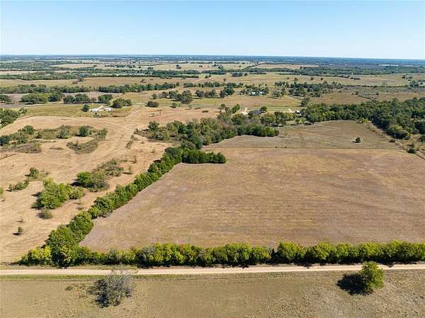 11 Acres of Land for Sale in Roxton, Texas